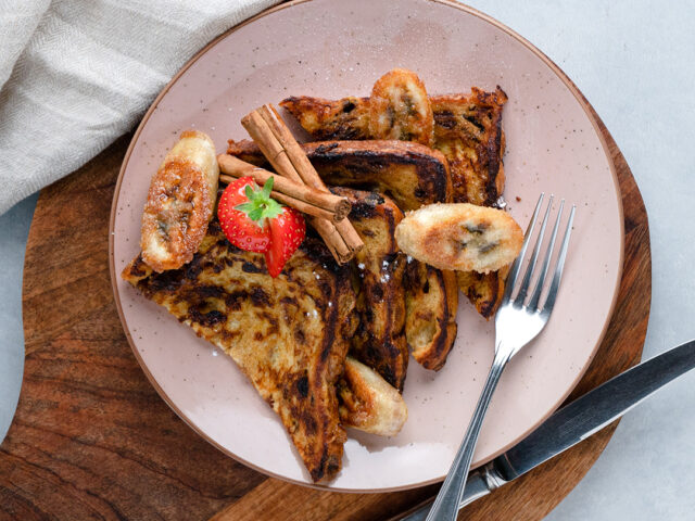 Wentelteefjes van krentenbrood