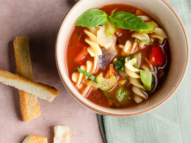 Minestrone soep met zelfgemaakte croutons