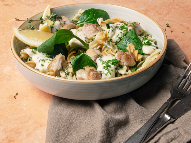 Pasta Tricolore met kip in citroen-knoflooksaus