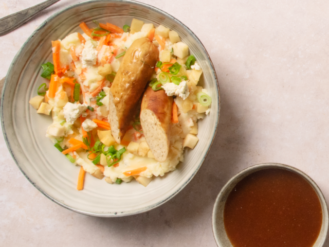 Stamppot met Quorn braadworst en jus